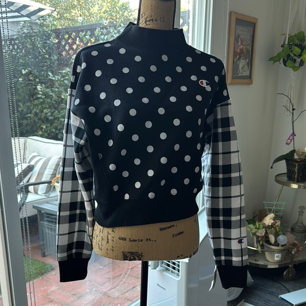NWT Champion Black and White Polka Dot Crewneck Mock Neck SZ M